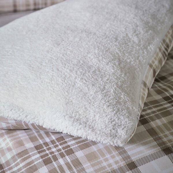 Set copripiumino e federa marrone in sherpa per letto matrimoniale e per letto esteso 230x220 cm Cosy Sherpa Check – Catherine Lansfield