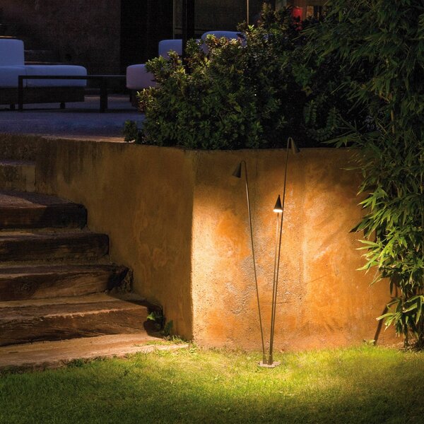 Vibia Lampada da terra esterno a LED Brisa, 3 luci, color cachi BRISA, Marrone / Ruggine, Plastica, Design