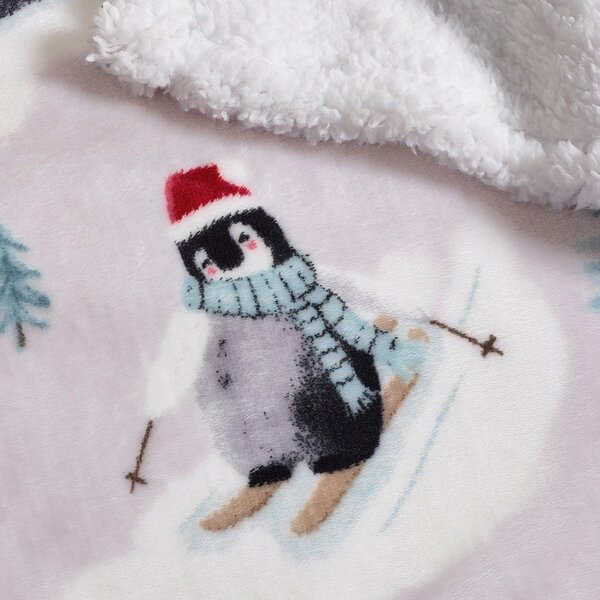 Coperta bianca a tema natalizio 170x130 cm Christmas Sherpa Penguins – Catherine Lansfield