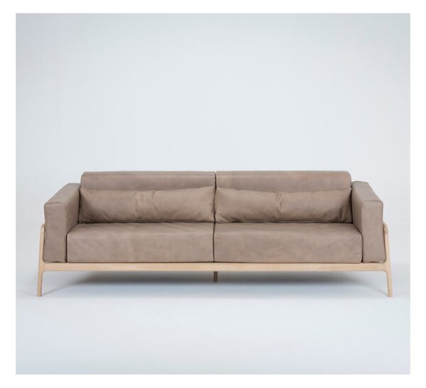 Divano in pelle di bufalo marrone chiaro con struttura in rovere massiccio , 240 cm Fawn - Gazzda