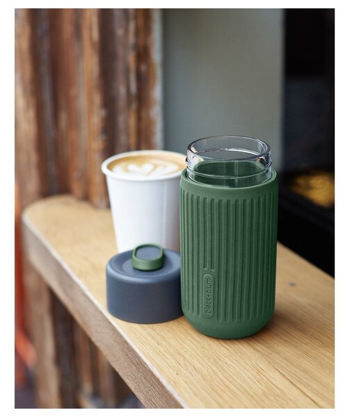 Tazza da viaggio verde in vetro 340 ml – Black + Blum