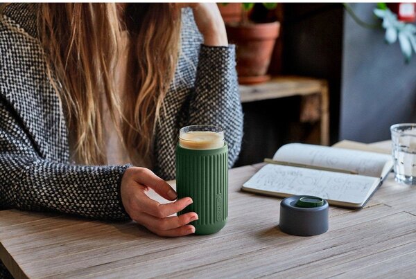 Tazza da viaggio verde in vetro 340 ml – Black + Blum