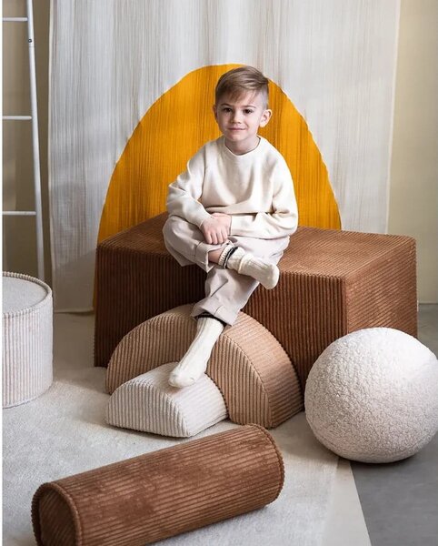 Cuscino per divano da bambini marrone con rivestimento in velluto a coste Roll – Wigiwama