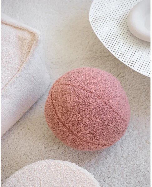 Cuscino per divano da bambini rosa con rivestimento in bouclé Ball – Wigiwama