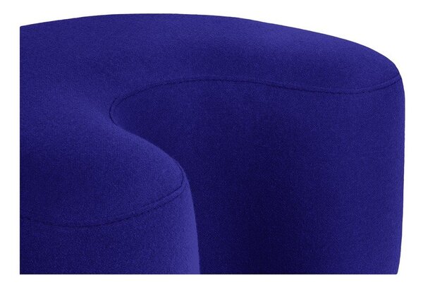 Poggiapiedi blu con rivestimento in lana Ü – noo.ma