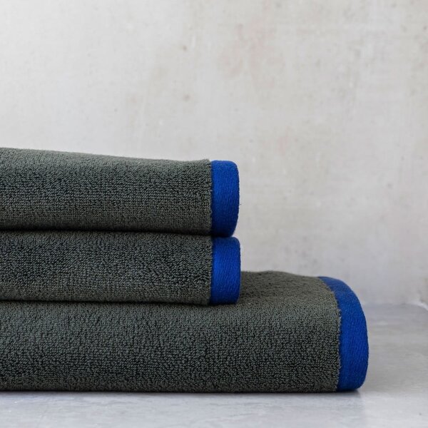 Asciugamano tipo terry verde scuro/blu in cotone organico 50x90 cm Soft – Mette Ditmer Denmark