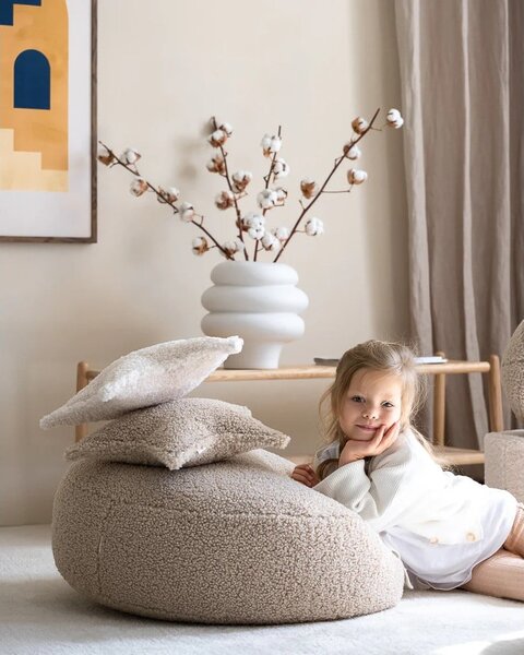 Cuscino per divano da bambini marrone chiaro con rivestimento in bouclé Star – Wigiwama