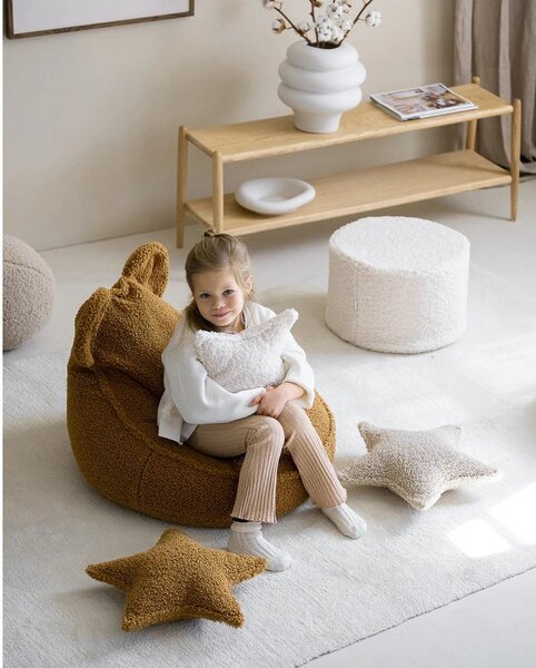 Cuscino per divano da bambini marrone chiaro con rivestimento in bouclé Star – Wigiwama