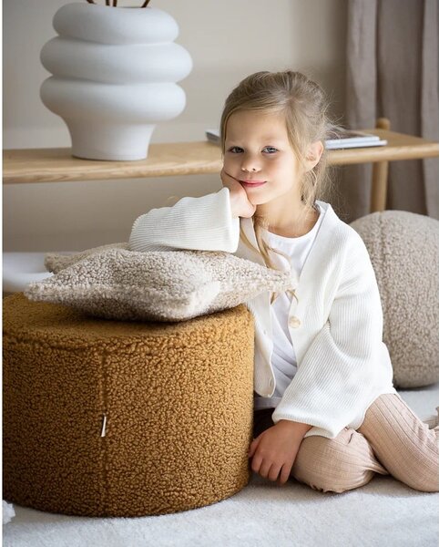Cuscino per divano da bambini marrone chiaro con rivestimento in bouclé Star – Wigiwama