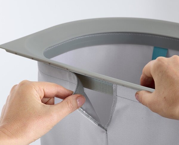 Cesta per il bucato grigio chiaro in tessuto 2x40 l Duo – Joseph Joseph