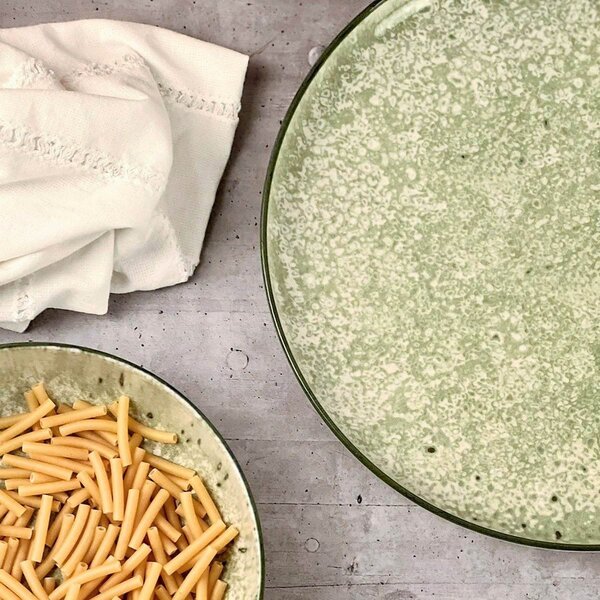 Piatto verde/color crema in gres ø 27 cm Gravel – ONA