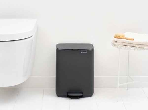 Cestino per la spazzatura grigio scuro in acciaio con pedale 7 l Bo – Brabantia