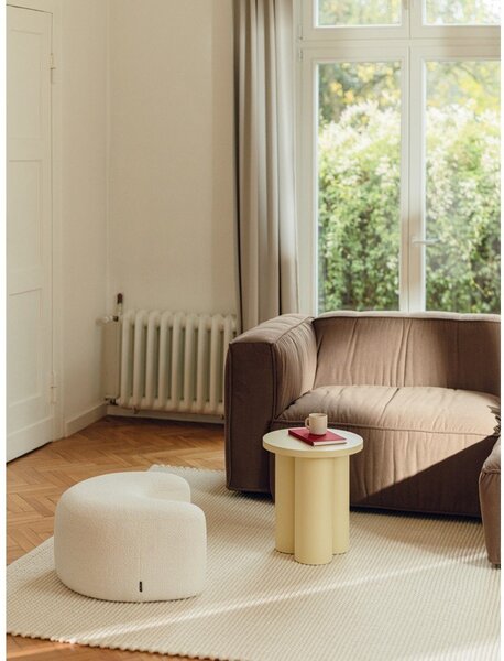 Poggiapiedi beige con rivestimento in bouclé Ü – noo.ma