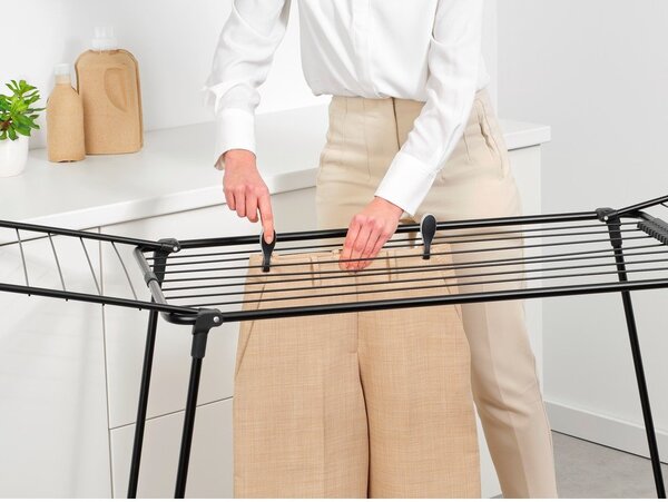 Stendino nero opaco 18 m HangOn Too – Brabantia