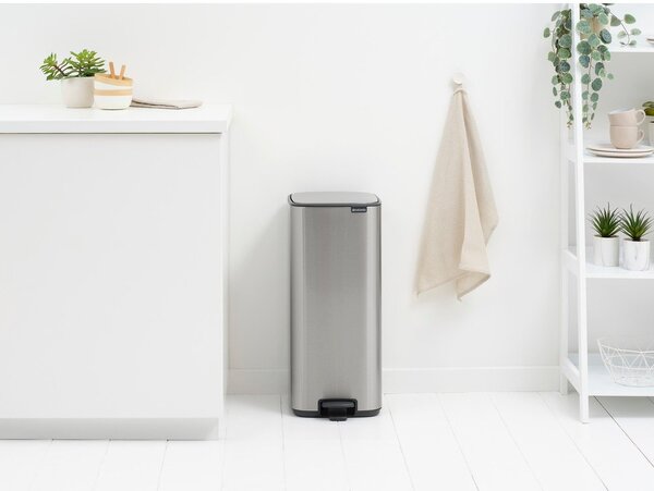 Cestino per la spazzatura color argento opaco in acciaio con pedale 30 l Bo – Brabantia