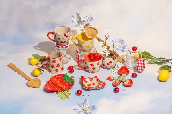 Tazza beige in ceramica 250 ml Cherries – Sass & Belle