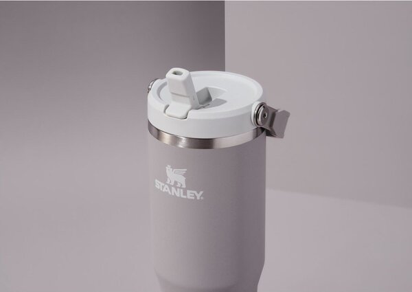 Borraccia termica grigio chiaro in acciaio inox 600 ml IceFlow™ Flip Straw 2.0 Tumbler Ash – Stanley