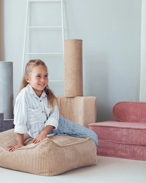 Cuscino per divano da bambini marrone chiaro con rivestimento in velluto a coste Roll – Wigiwama