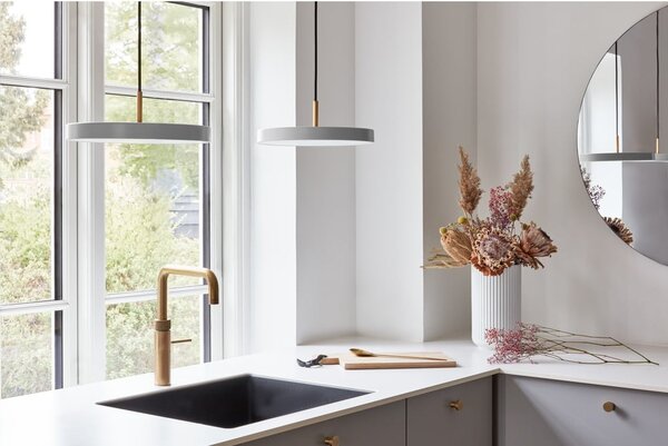 Grigio chiaro Apparecchio a sospensione LED con paralume in metallo ø 31 cm Asteria Mini - UMAGE