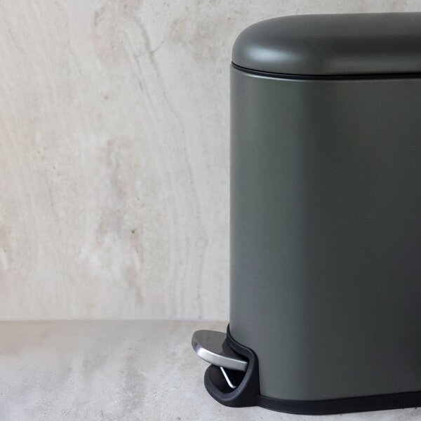Cestino per la spazzatura verde scuro in metallo con pedale 5 l Mini Walther – Mette Ditmer Denmark