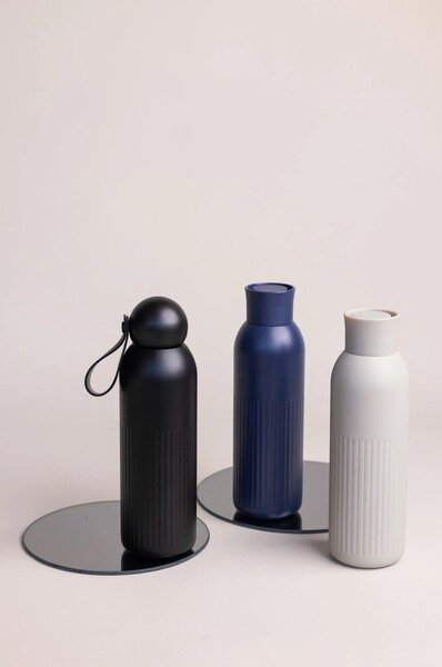 Bottiglia termica nera in acciaio inox 500 ml Tekla – Sagaform