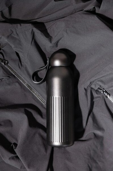 Bottiglia termica nera in acciaio inox 500 ml Tekla – Sagaform
