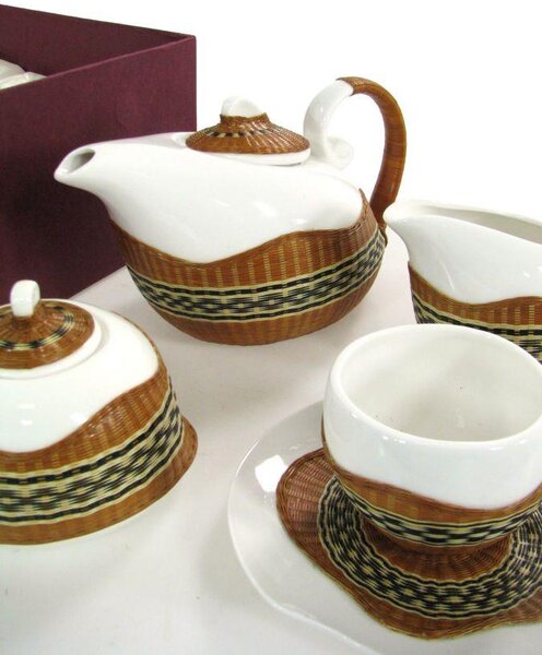 Set Tazze The 9 Pezzi con Teiera e Lattiera in Porcellana Decoro in Bambù Noce