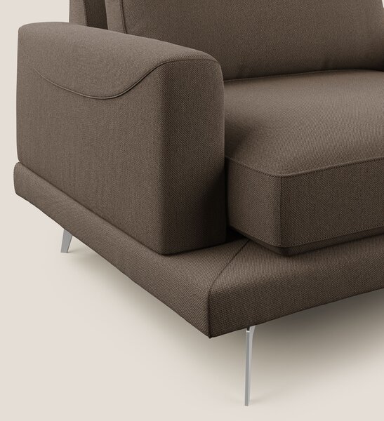 Dorian poltrona moderna in tessuto smacchiabile T05 marrone