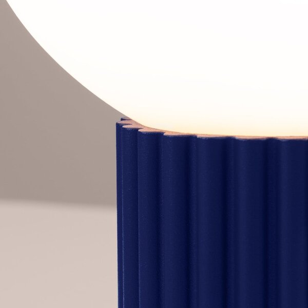 Lampada da tavolo blu scuro con paralume in vetro (altezza totale 19 cm) Orbital – Sollux