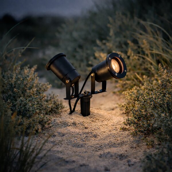Faretto da giardino moderno nero con cavo e spina 150cm 2 luci IP65 - Basic
