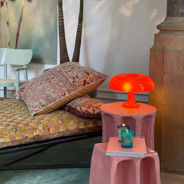 Artemide Lampada da tavolo di design Nessino, Giallo / Arancione, Soggiorno / Sala da pranzo, Plastica, Design, Lampada da tavolo