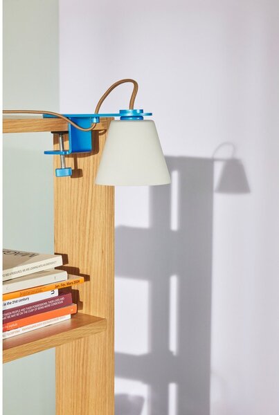 Lampada da tavolo blu con paralume in vetro (altezza 23 cm) Lure - Hübsch