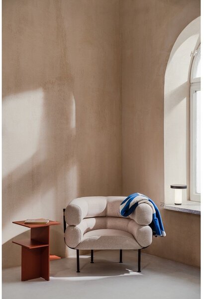 Poltrona beige con rivestimento in lana Ubi – noo.ma