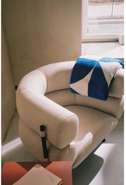 Poltrona beige con rivestimento in lana Ubi – noo.ma