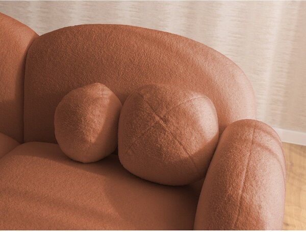 Divano angolare color terracotta (con penisola a destra/con chaise lounge) con rivestimento in bouclé Orbit – Ropez