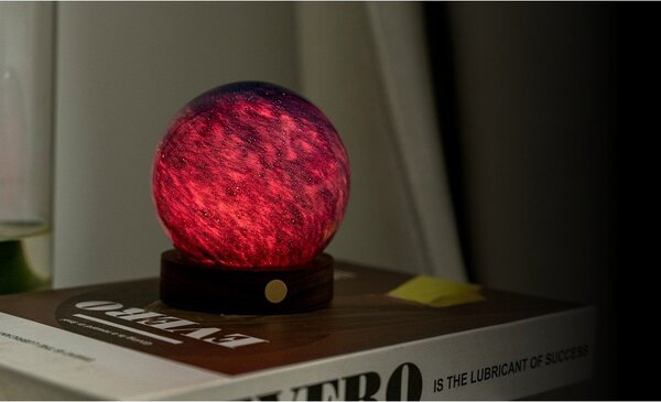 Decorazione luminosa colore naturale scuro con ricarica USB ø 8 cm Galaxy Breeze – Gingko