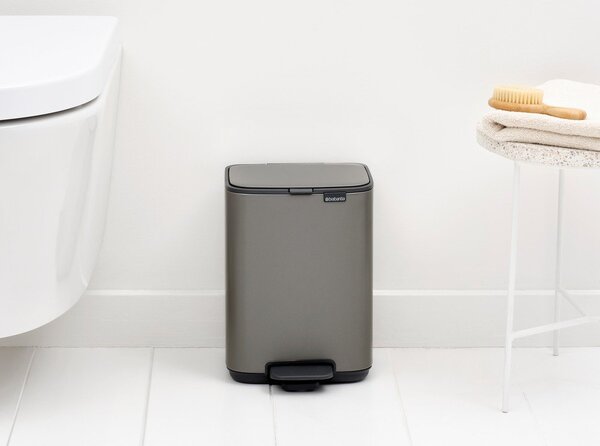 Cestino per la spazzatura grigio in acciaio con pedale 4 l Bo – Brabantia