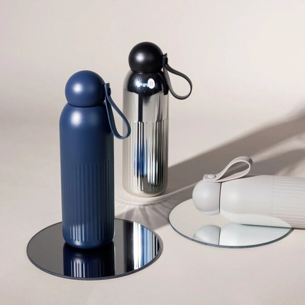 Bottiglia termica blu in acciaio inox 500 ml Tekla – Sagaform