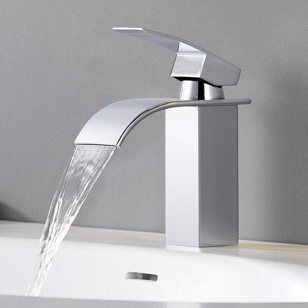 Rubinetto per lavabo in acciaio inossidabile con erogatore a cascata