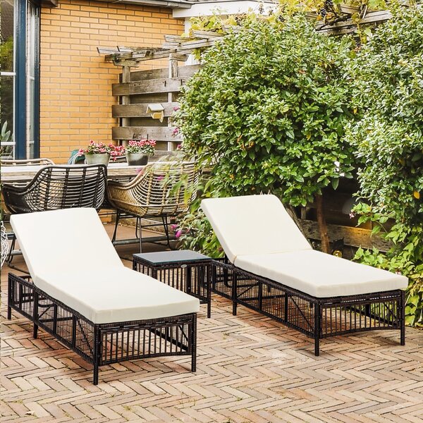 Set 2 Lettini Prendisole con Cuscini Imbottiti e Tavolino in Rattan PE Marrone e Beige