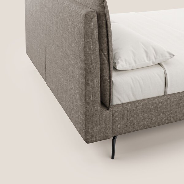 Cloe letto imbottito con piedi in metallo sfoderabile in tessuto fiamm