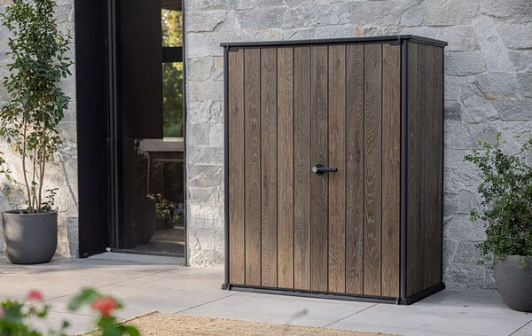 Armadio Porta Attrezzi da Esterno 1400L Keter Signature Vertical Shed in Resina Effetto Legno Noce