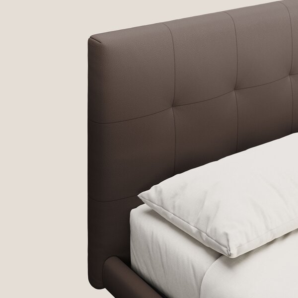Midori letto imbottito trapuntato in ecopelle con piedini alti T04 mar