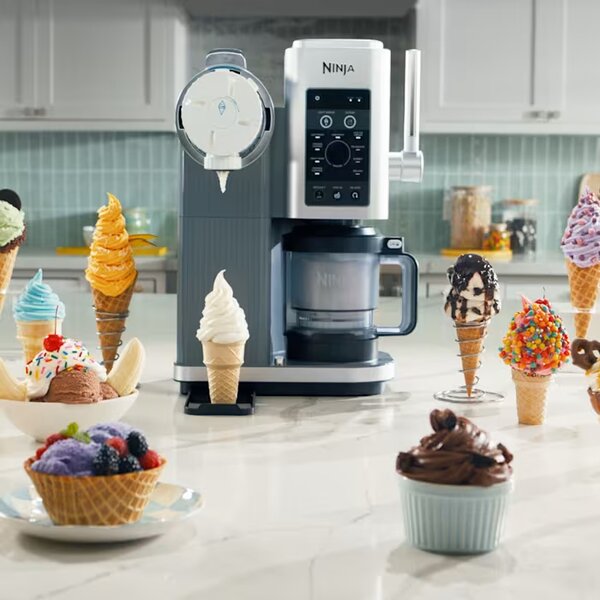 Ninja Macchina per Gelato Gelatiera 13 in 1 Capacit 0.47 Litri Potenza 800 Watt colore Grigio - NC701EU CREAMi Scoop & Swirl