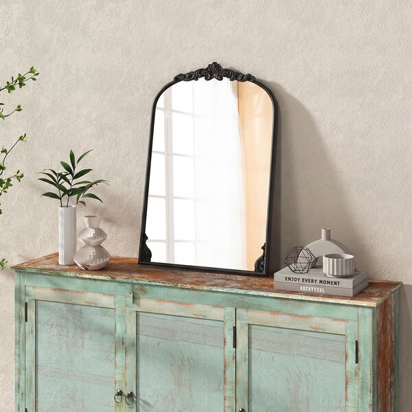 Costway Specchio da parete ad arco barocco ornato con cornice in metallo, Specchio da parete 76 x 51 cm Nero