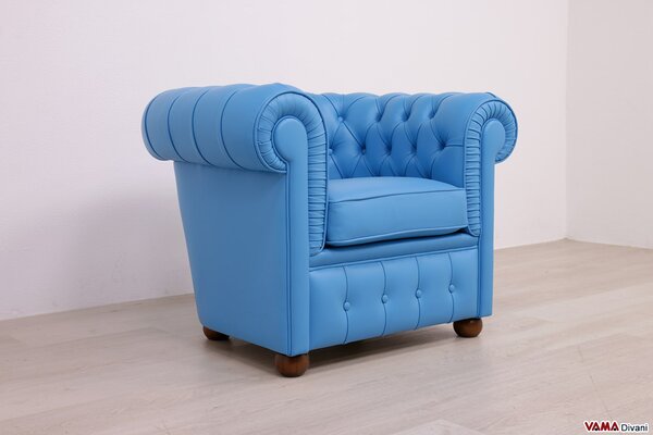 Piccola poltrona Chesterfield in Pelle Azzurro Cielo Saturo