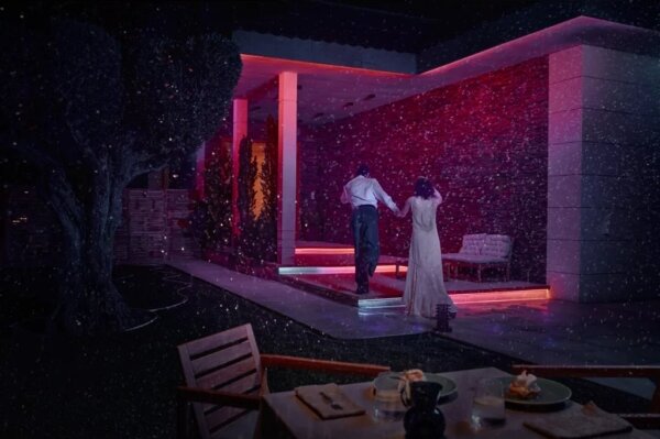 Philips - Striscia LED RGBW dimmerabile per esterni Hue FLUX 5m LED/30W/230V + sensore di movimento