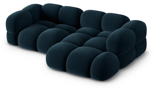 Divano angolare blu scuro (con penisola a destra/con chaise lounge) con rivestimento in velluto Loretto – Cosmopolitan Design