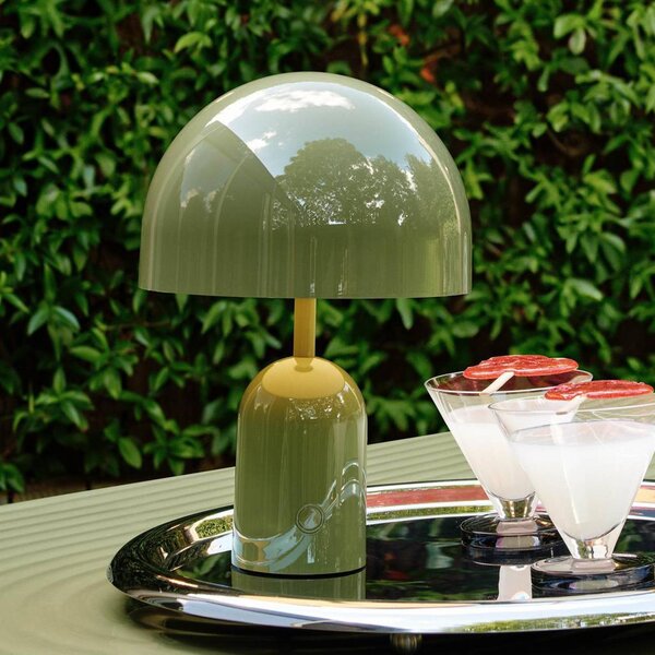 Tom Dixon Lampada da tavolo ricaricabile BELL PORTABLE, verde muschio 28 cm IP44 dimmerabile, Verde, Soggiorno / Sala da pranzo, Plastica, Design