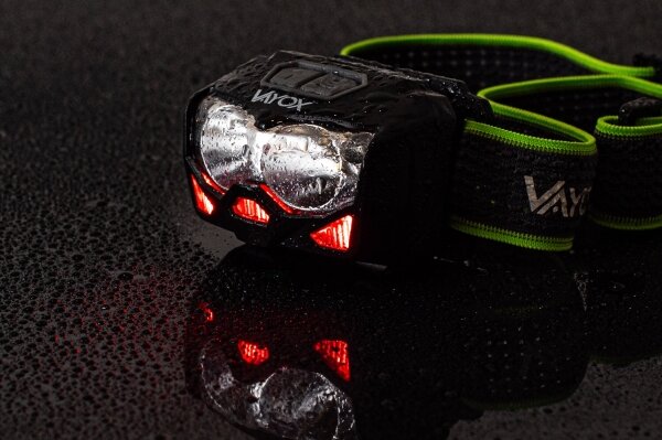 Lampada frontale LED ricaricabile con sensore 2xLED/5W/5V/3xAAA IP65 500 lucente 1200 mAh